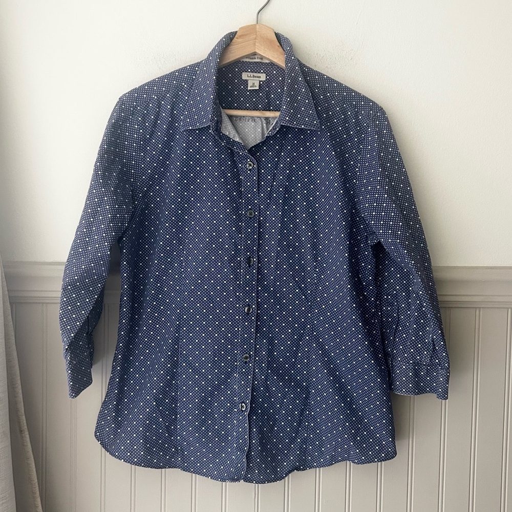 L.L. Bean Blue White Polka Dot Button Down Shirt Medium 3/4 Sleeve Wrinkle Free